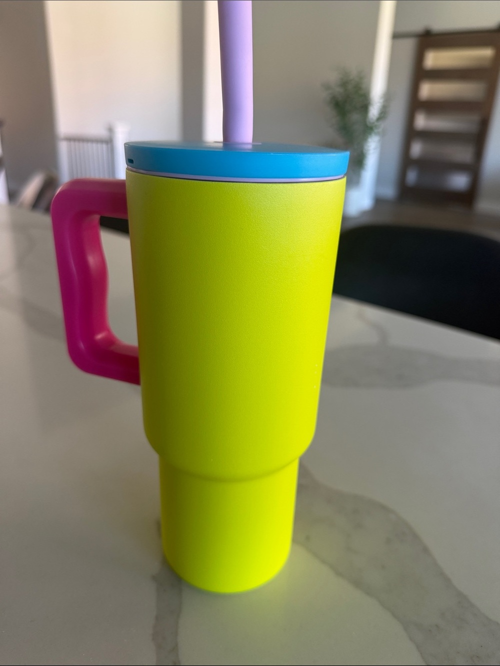 Simple Modern Kids 24 oz Tumbler w Handle Silicone Straw Spill Proof Leak Resist - Picture 4 of 9